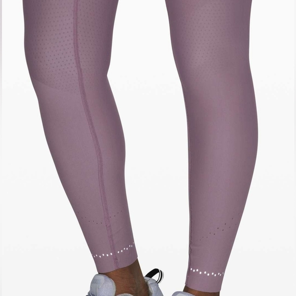 Lululemon Zoned In Tight 2020 Casual Leggings Size 6. - Picture 5 of 15